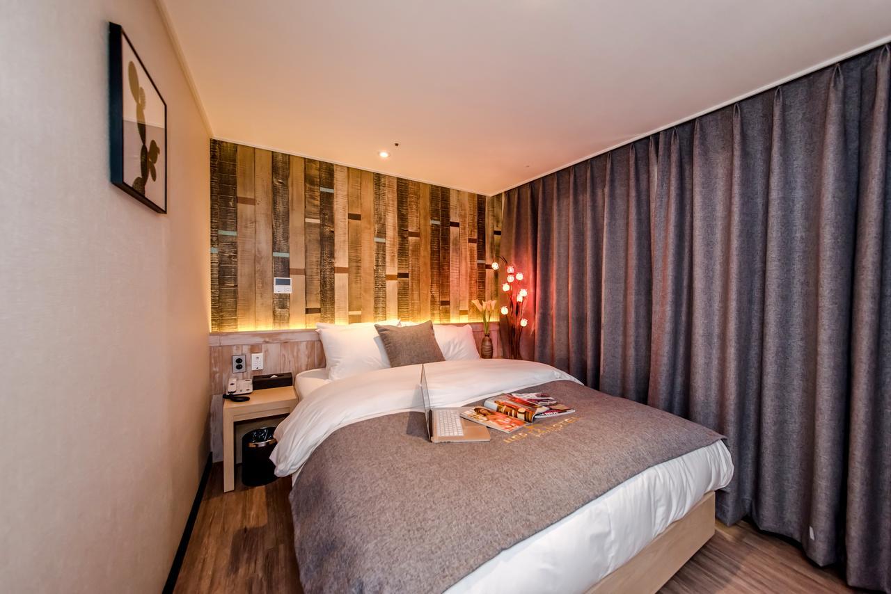 Jeju Hertz Hotel Bagian luar foto