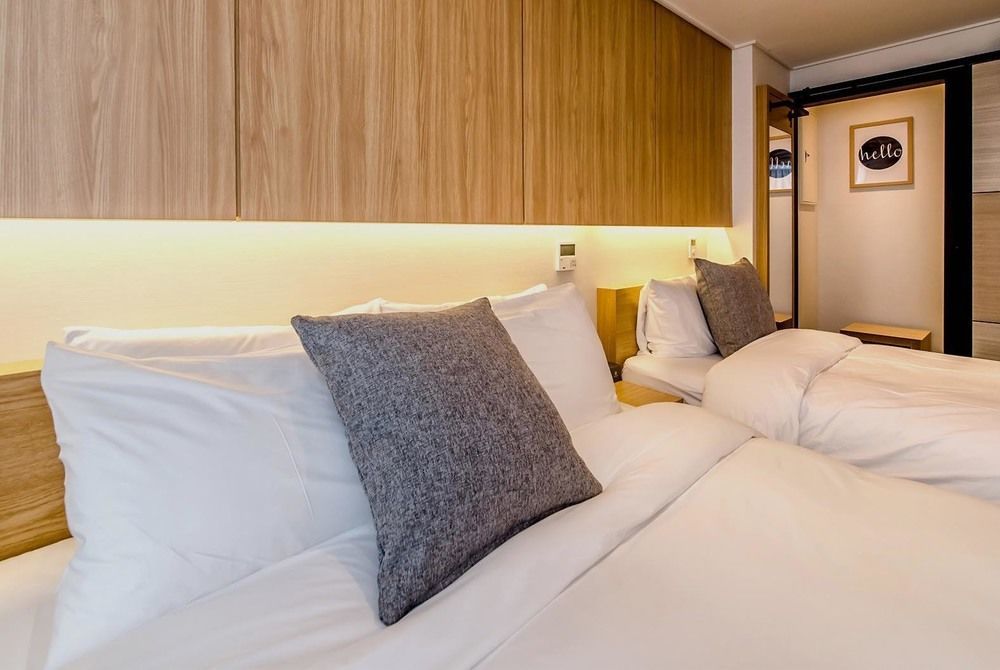 Jeju Hertz Hotel Bagian luar foto