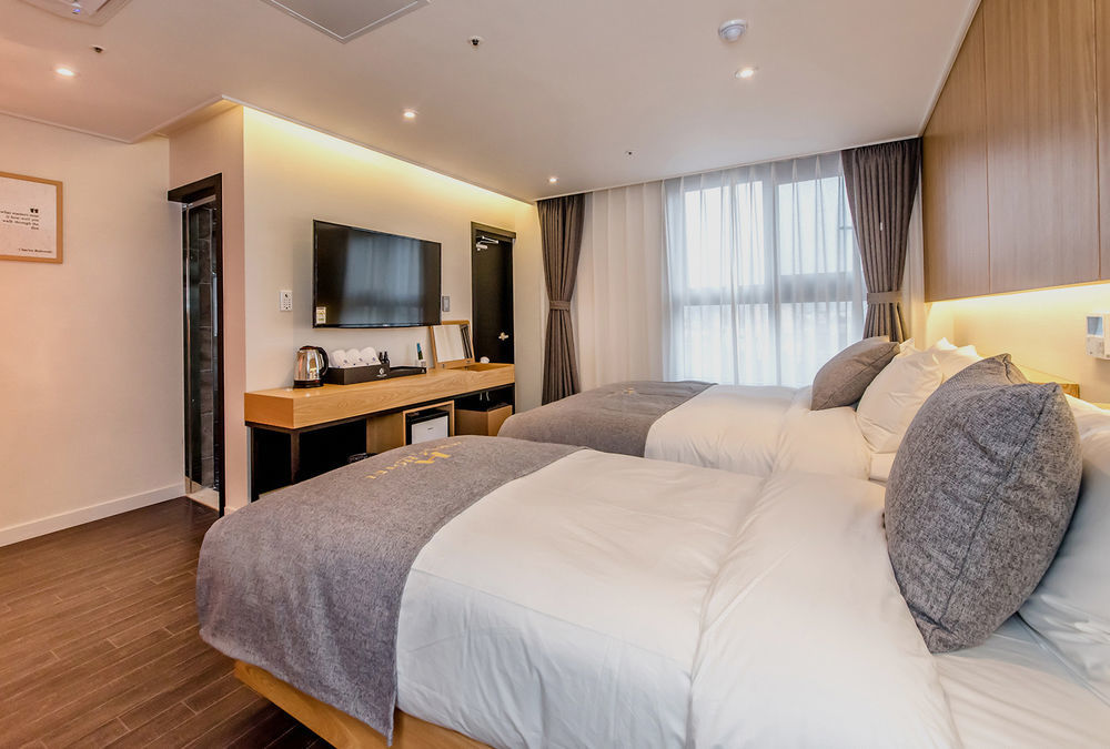 Jeju Hertz Hotel Bagian luar foto
